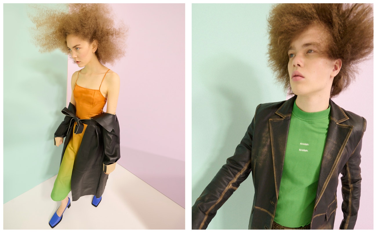 Vlevo: šaty, Samsoe Samsoe, prodává ANSWEAR, 9 299 Kč; kabát, Calvin Klein, prodává ANSWEAR, 24 999 Kč; boty, Vagabond, prodává ANSWEAR, 3 699 Kč.  Vpravo: sako, Remain, prodává ANSWEAR, 15 999 Kč; triko, Samsoe Samsoe, prodává ANSWEAR, 2 599 Kč.