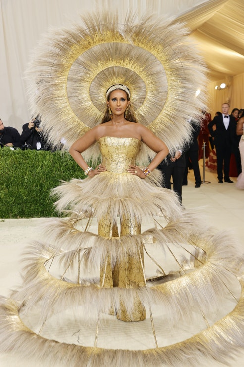 Iman v šatech Harris Reed na Met Gala 2021