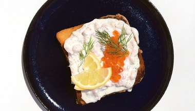 Vogue v kuchyni #21: Toast Skagen à la Alexandre Vauthier
