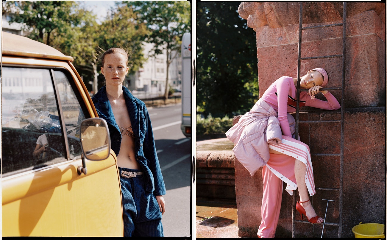Vlevo: sako, 17 150 Kč, kalhoty, 10 160 Kč, obojí VIVIENNE WESTWOOD ANGLOMANIA; pásek, GINA TRICOT, 510 Kč (vše prodává www.zalando.cz).  Vpravo: bunda, WEEKEND MAX MARA, 9590 Kč; svetr, NEW LOOK, 510 Kč; náušnice, TOPSHOP, 510 Kč; čelenka, PIECES, 380 Kč; kalhoty, ADIDAS ORIGINALS, 1690 Kč; boty, PATRIZIA PEPE, 7780 Kč (vše prodává www.zalando.cz).