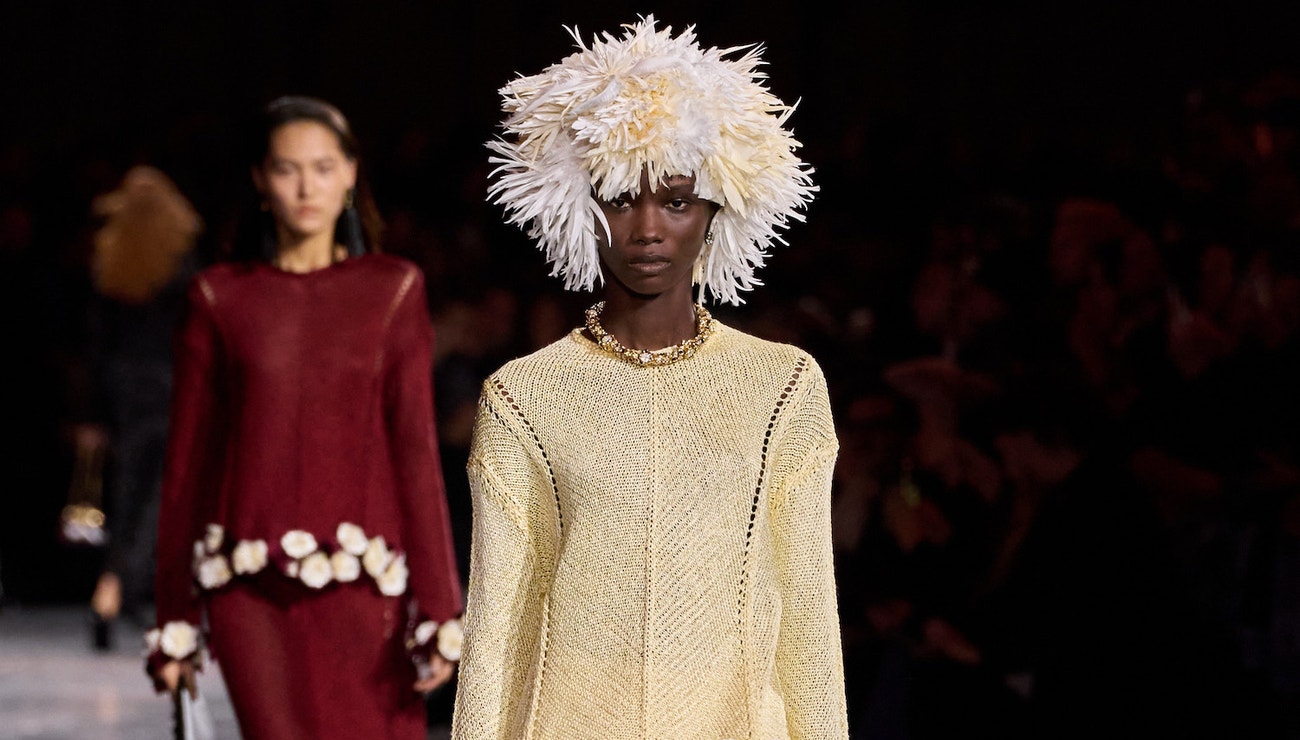 5 trendů z přehlídek na jaro–léto 2026, do kterých se zamilujete a zvládnete je doma 5 trendů z přehlídek na jaro–léto 2026, do kterých se zamilujete a zvládnete je doma