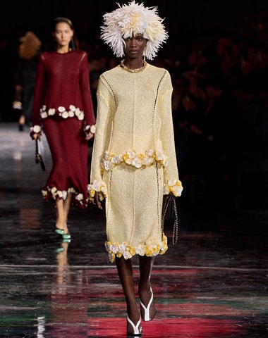 5 trendů z přehlídek na jaro–léto 2026, do kterých se zamilujete a zvládnete je doma 5 trendů z přehlídek na jaro–léto 2026, do kterých se zamilujete a zvládnete je doma