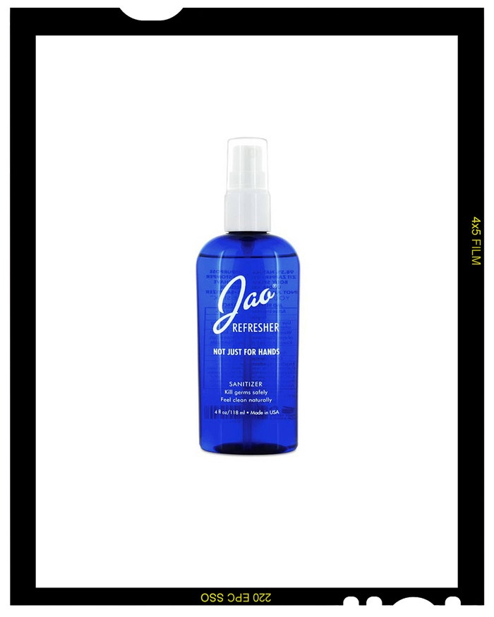 Antibakteriální sprej na ruce Refresher, JAO BRAND, prodává Niche Beauty, 20 € za 118 ml