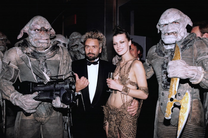 Milla Jovovich a režisér Luc Besson na premiéře filmu Pátý element.