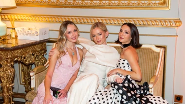 Princezny, módní aristokracie a dcery slavných. Exkluzivní pohled na Le Bal des Débutantes