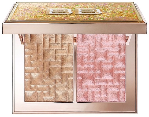 _Paletka rozjasňujících pudrů Highlight & Glow Powder Duo v odstínu Bare Glow, Bobbi Brown, 2095 Kč