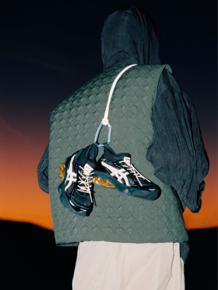 Autor: ASICS x Nanushka