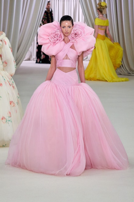 Kolekce Haute Couture jaro - léto 2023, GIAMBATTISTA VALLI