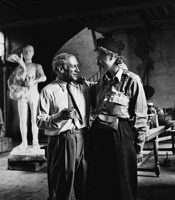 Pablo Picasso a Lee Miller po osvobození Paříže