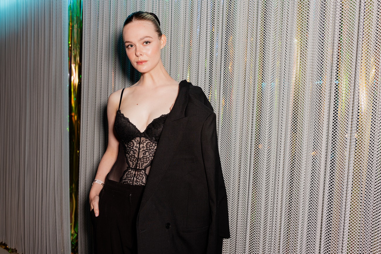 Elle Fanning na představení kolekce H&M Studio AW23 v Inglewoodu, 1. září 2023