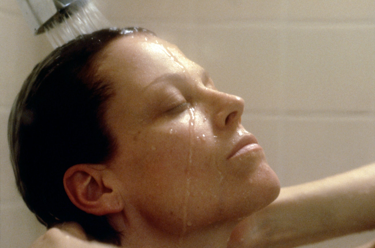 Sigourney Weaver na natáčení filmu Copycat režiséra Jona Amiela