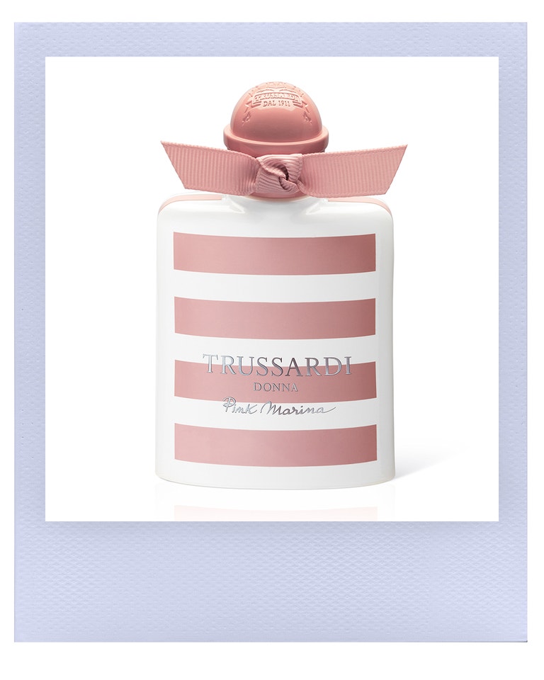 K dostání v e-shopu www.douglas.cz, EdT 50 ml, 1799 Kč.