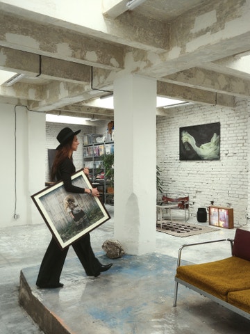 Nový ateliér fotografky Bet Orten je určený především ženám, jimž chce umělkyně plnit fantazie