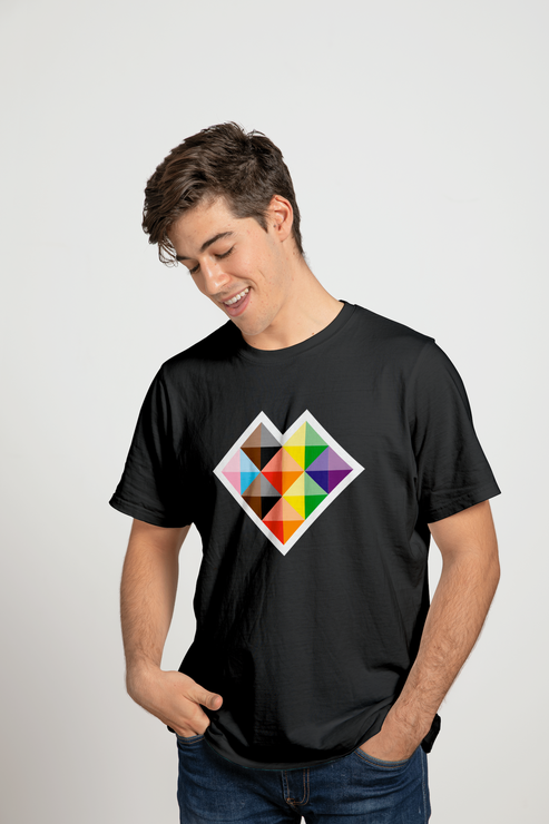 Černé tričko s logem festivalu Prague Pride merch, k zakoupení ve stáncích přímo na festivalu, 450 Kč