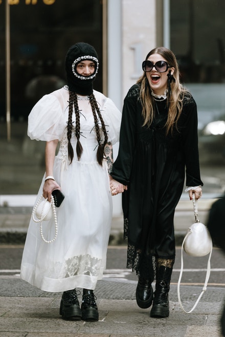 Street style na London Fashion Week, únor 2025