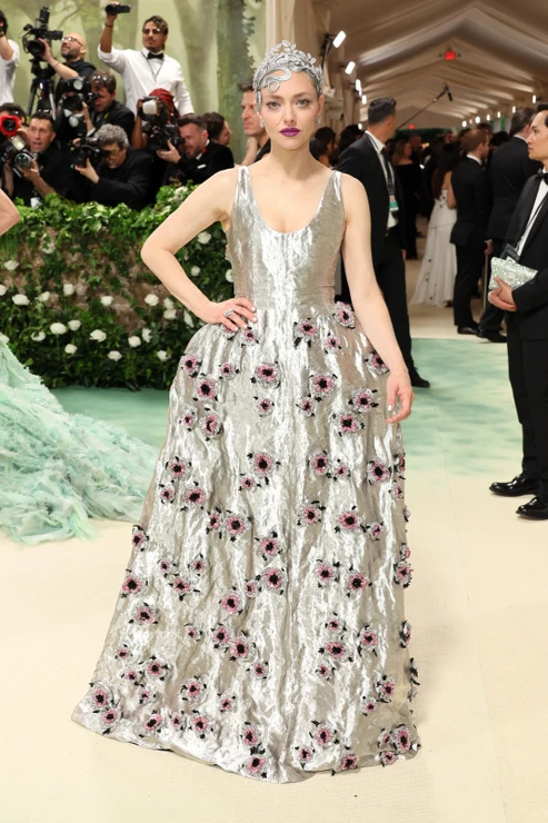 Amanda Seyfried v šatech Prada na Met Gala 2024
