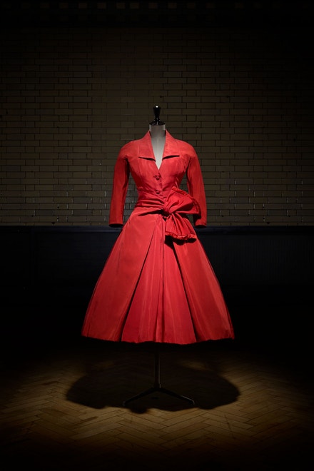 Christian Dior: Designer of Dreams, 1955 Haute Couture kolekce, Victoria and Albert Museum, Londýn