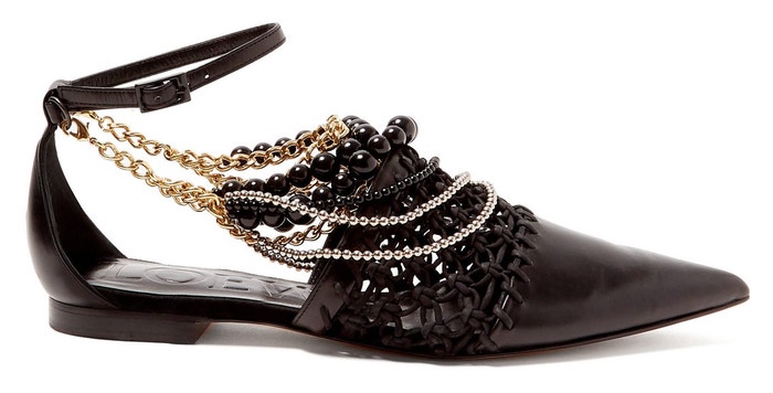 Černé kožené boty s korálky a řetízky, Loewe, prodává Matchesfashion, 960 €