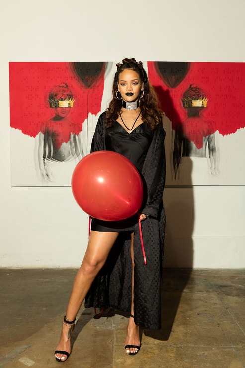 Rihanna v  MAMA Gallery, říjen 2015