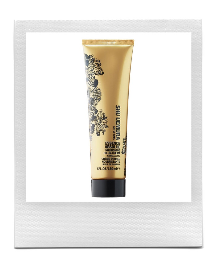 Vyhlazující krém na vlasy Essence Absolue Nourishing Oil-In-Cream Camellia Oil, SHU UEMURA, 1170 Kč  Autor: Archiv značky