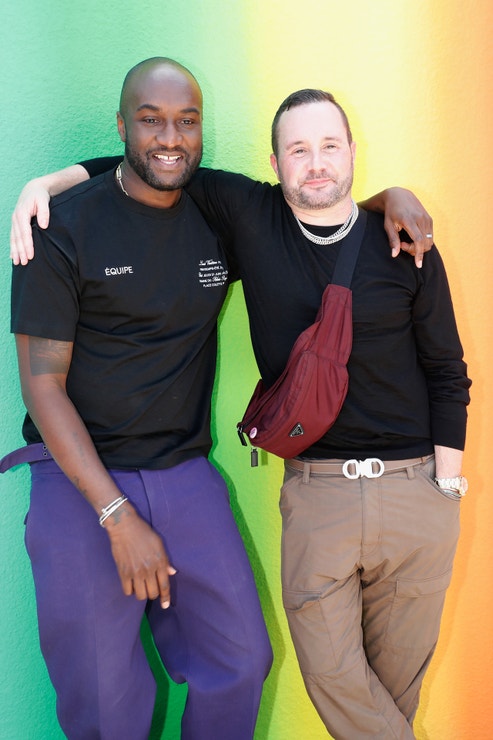 Stylista Virgil Abloh a Kim Jones na přehlídce Louis Vuitton, červen 2018