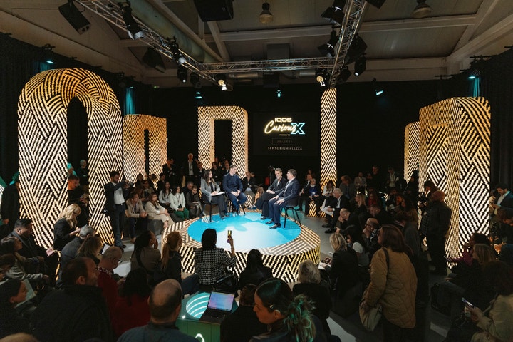 Curious X: Sensorium Piazza. Zvídavost Stefana Selettiho oživuje design a propojuje světy