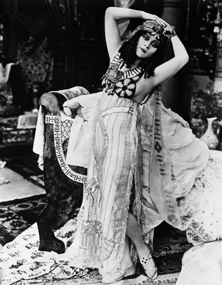 Theda Bara ve filmu Cleopatra