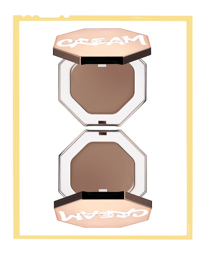 Cheeks Out Freestyle Cream Bronzer, Fenty Beauty By Rihanna, prodává Sephora, 850 Kč Autor: Archiv značky