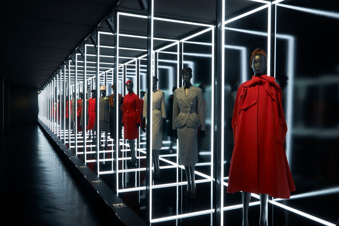 Výstava Christian Dior, couturier du rêve v pařížském Musée des Arts Décoratifs