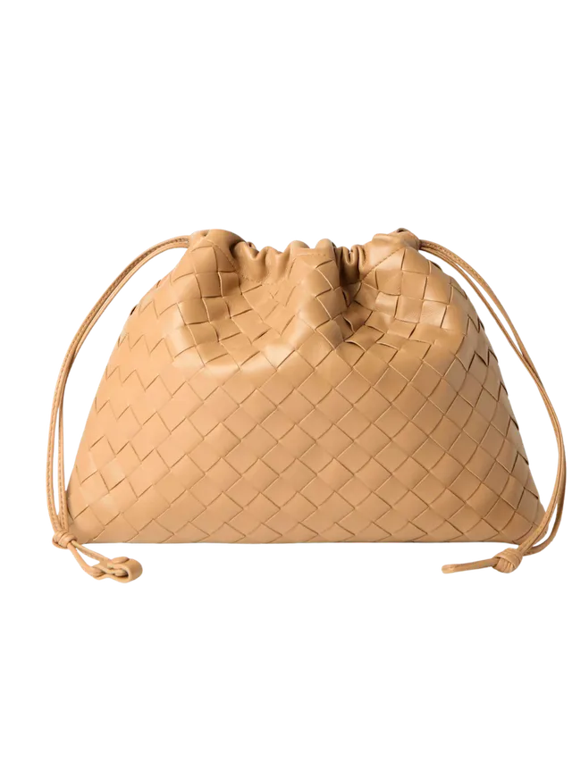 Kožený váček Intrecciato, BOTTEGA VENETA, 1 800 €