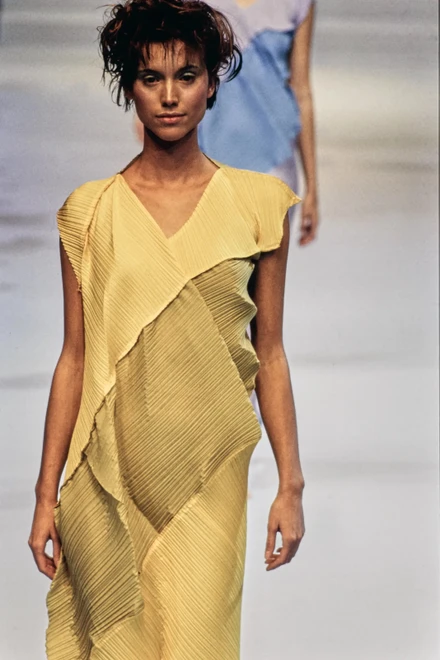 Kolekce jaro - léto 1995, ISSEY MIYAKE
