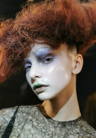 Pat McGrath konečně prozradila, čím vytvořila make-up na přehlídce Maison Margiela