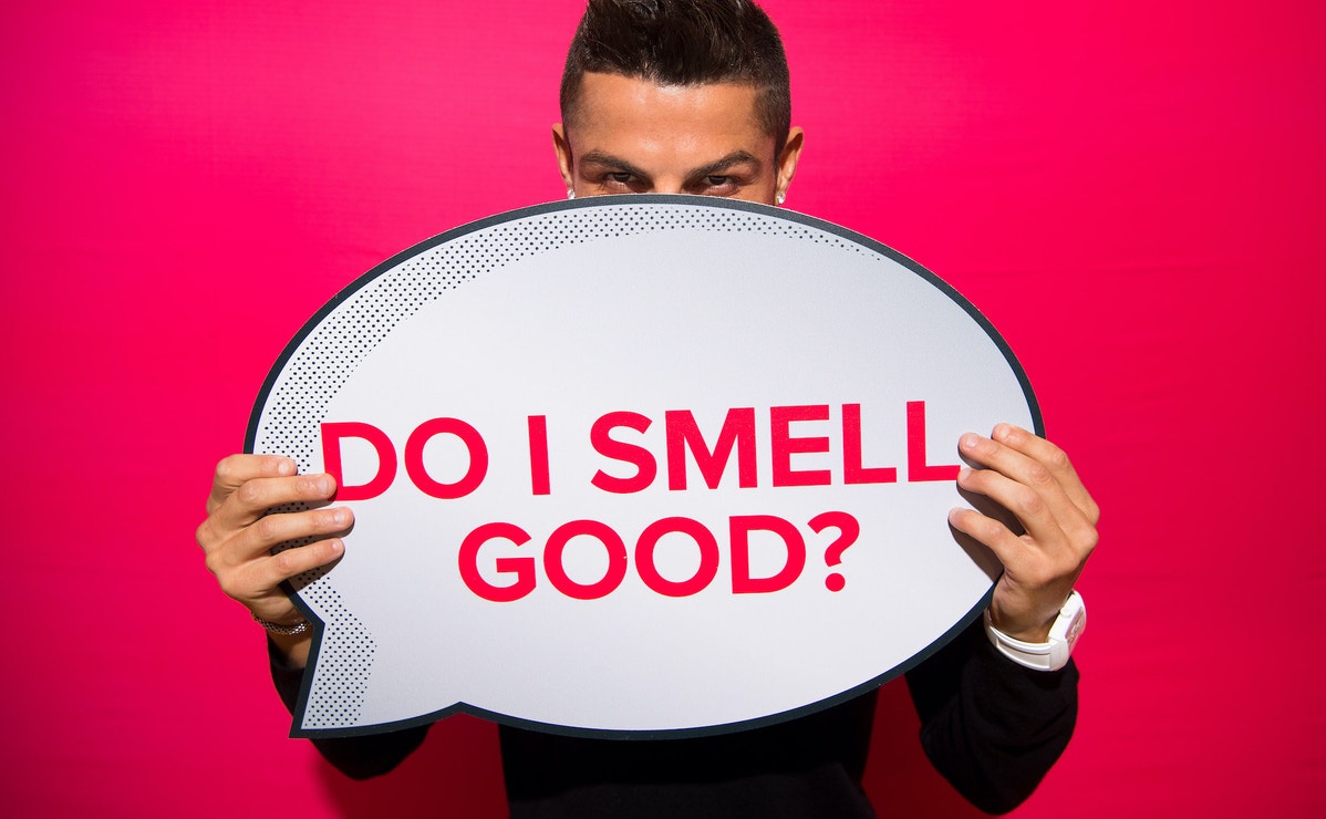 Nejlepší pánské vůně roku 2025. Unisexové niche, výrazné arabské a módní parfémy pro stylové muže