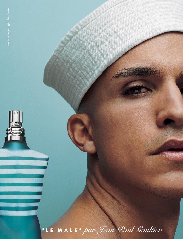 Kampaň Jean-Paul Gaultier Le Male 2003         Autor: Jean-Baptiste Mondino