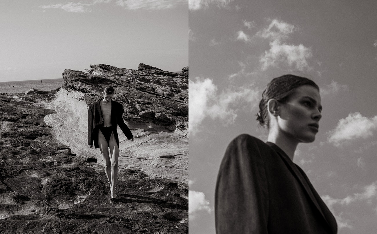 Sako, Balenciaga; body, South Beach; boty na podpatku, Stuart Weitzman.