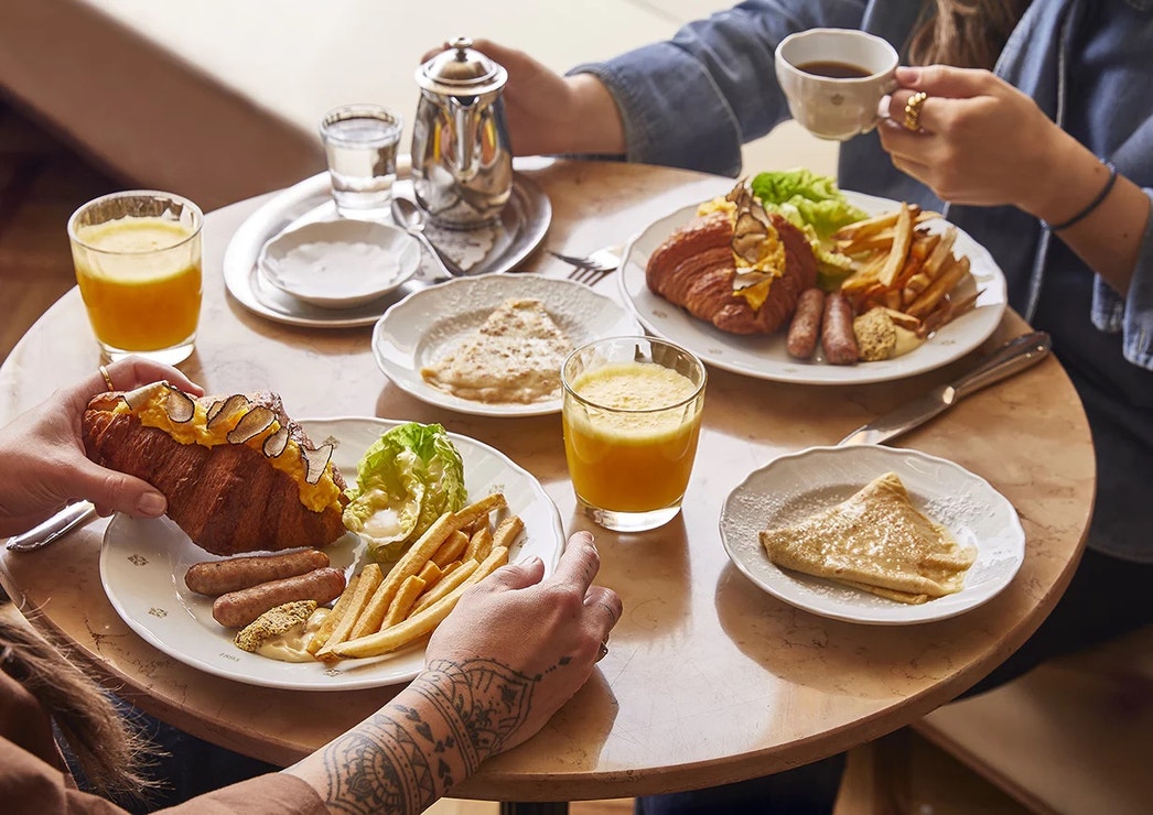 Snídaně v Café Savoy pro dva, AMBIENTE, prodává Ambi, 998 Kč