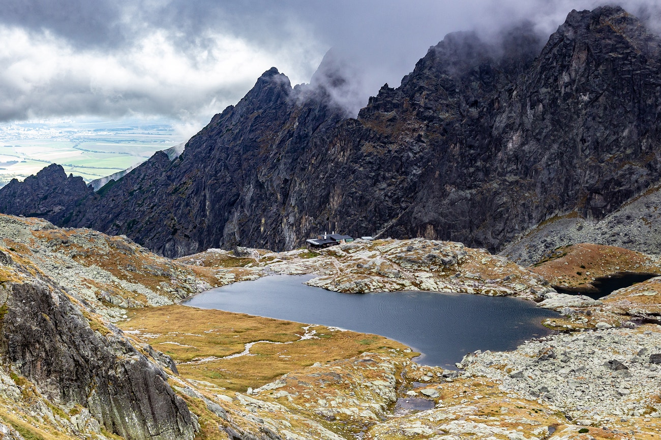 Pohled na Téryho chatu a Spišské pleso