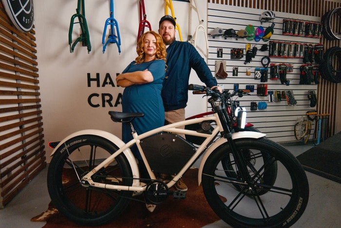 Manželé Malinovi, zakladatelé a majitelé firmy E-Cafe Bike