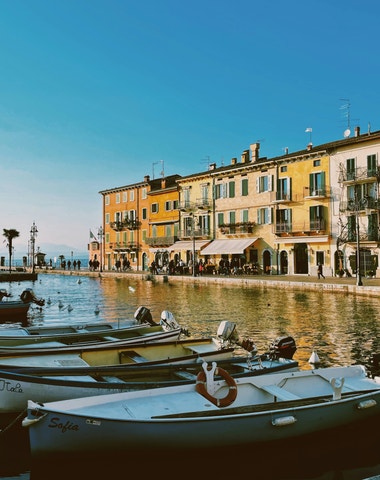 Výlet do městečka Lazise u Gardského jezera Výlet do městečka Lazise u Gardského jezera