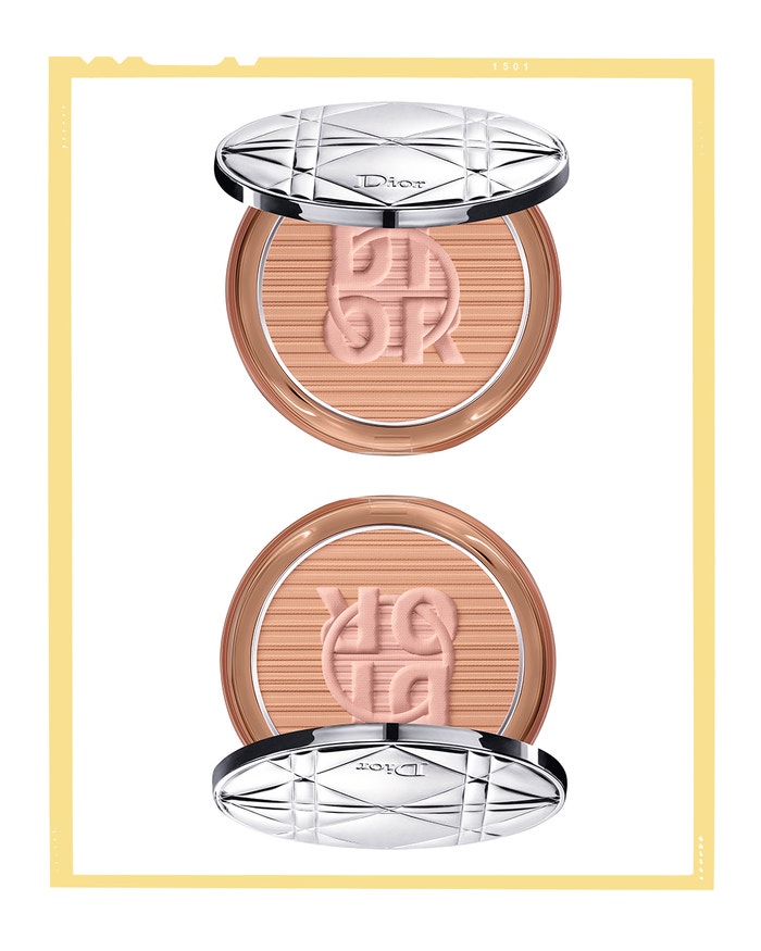 Diorskin Mineral Nude Bronze, Dior, prodává Sephora, 1310 Kč Autor: Archiv značky
