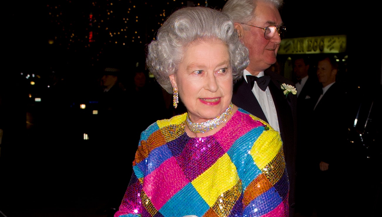 Móda a monarchie: Buckinghamský palác otevře největší výstavu šatníku královny Alžběty II. Móda a monarchie: Buckinghamský palác otevře největší výstavu šatníku královny Alžběty II.