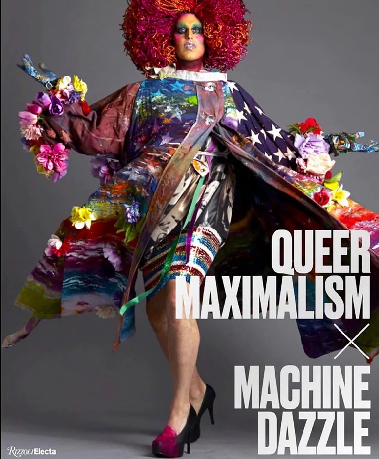 Kniha Queer Maximalism X Machine Dazzle, prodává Amazon, 50 €