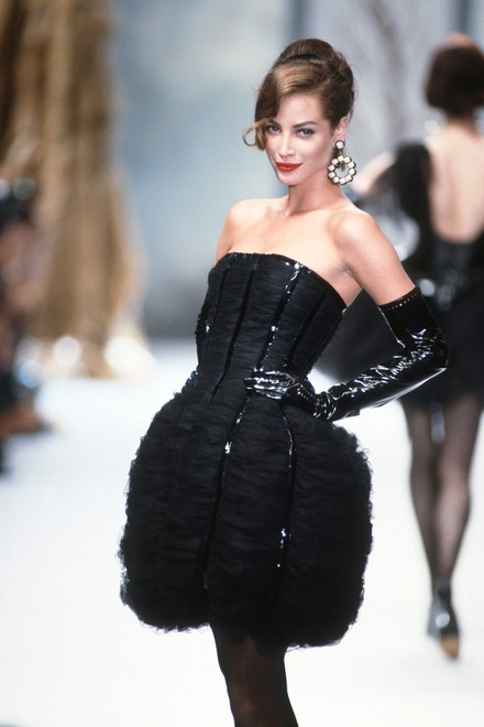 Christy Turlington, Chanel Haute Couture podzim – zima 1991/1992