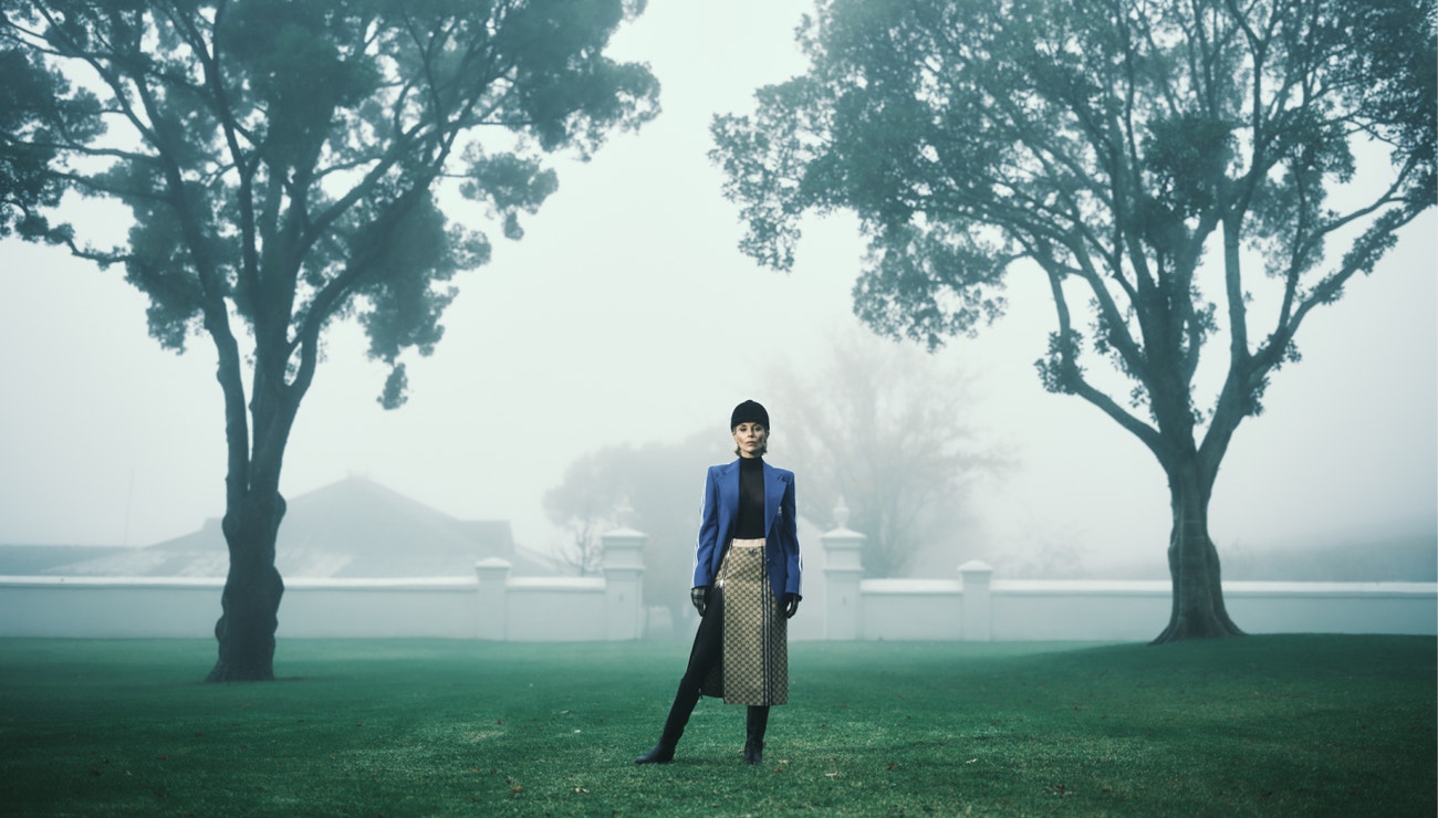 Equestrian helmet CASA JUISI, blazer and skirt GUCCI x ADIDAS, boots RALPH LAUREN, turtleneck shirt INTIMISSIMI, gloves STYLIST ARCHIVE, black tights CALZEDONIA