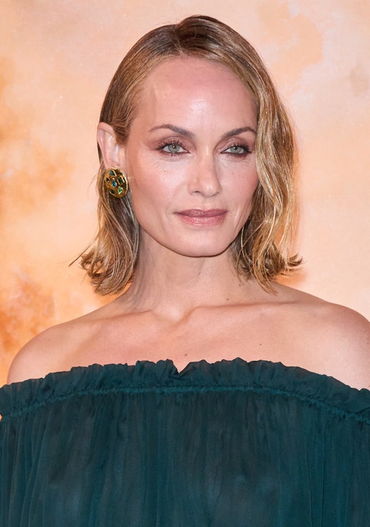Amber Valletta na přehlídce Saint Laurent