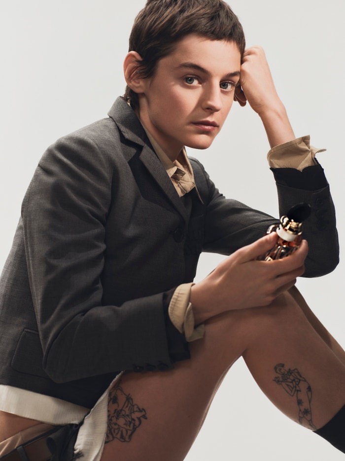Emma Corrin pro Miu Miu