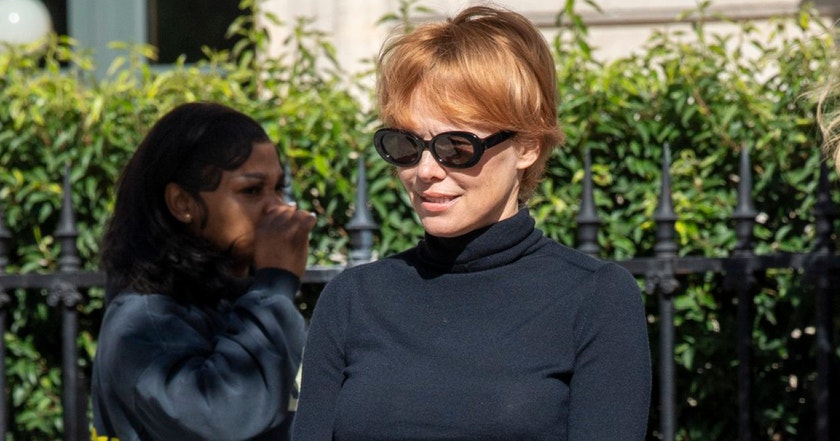 Z blond na zrz! Pamela Anderson překvapila novou barvou vlasů