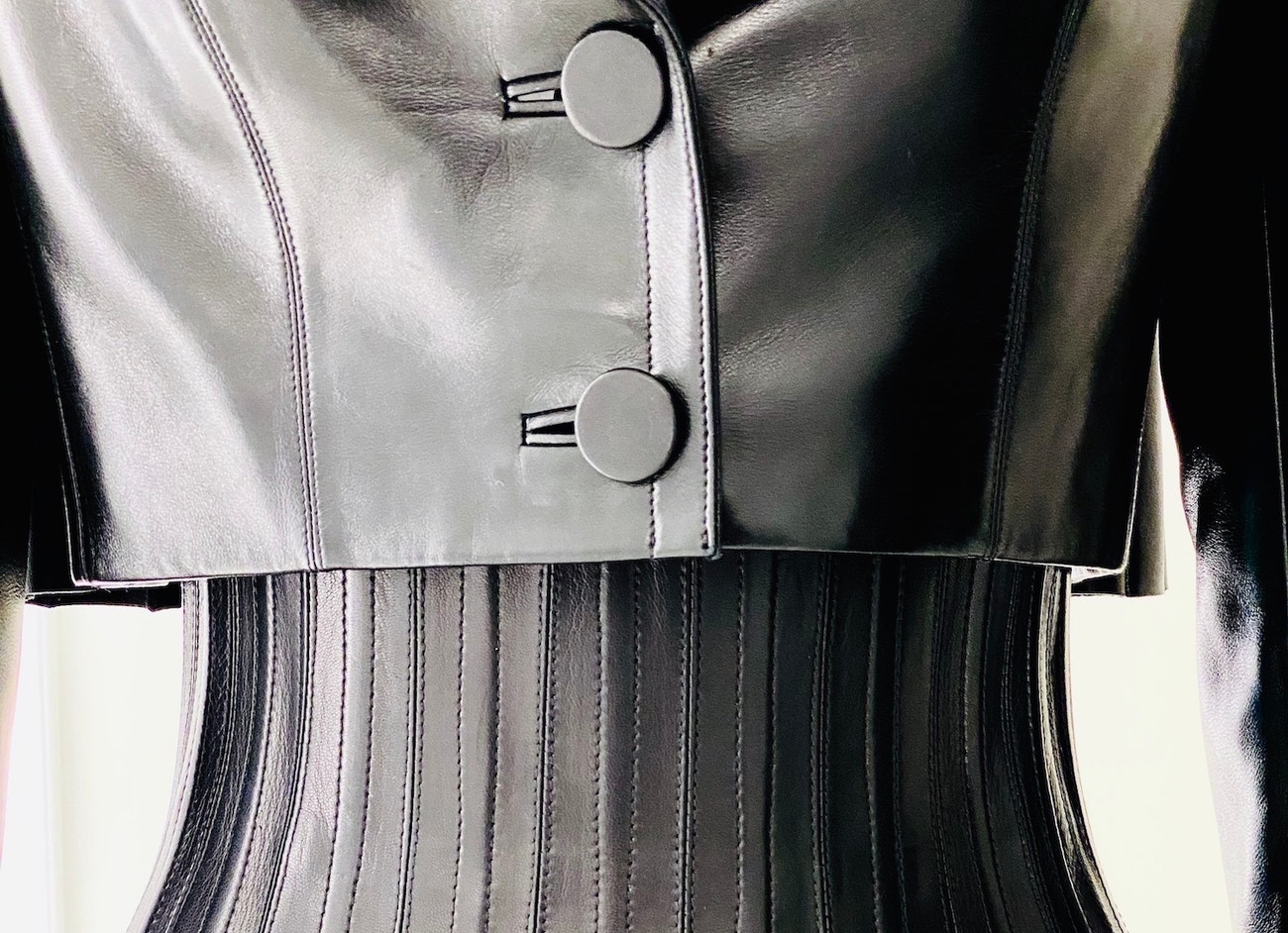 Výstava Alaïa and Balenciaga: Sculptors of Shape